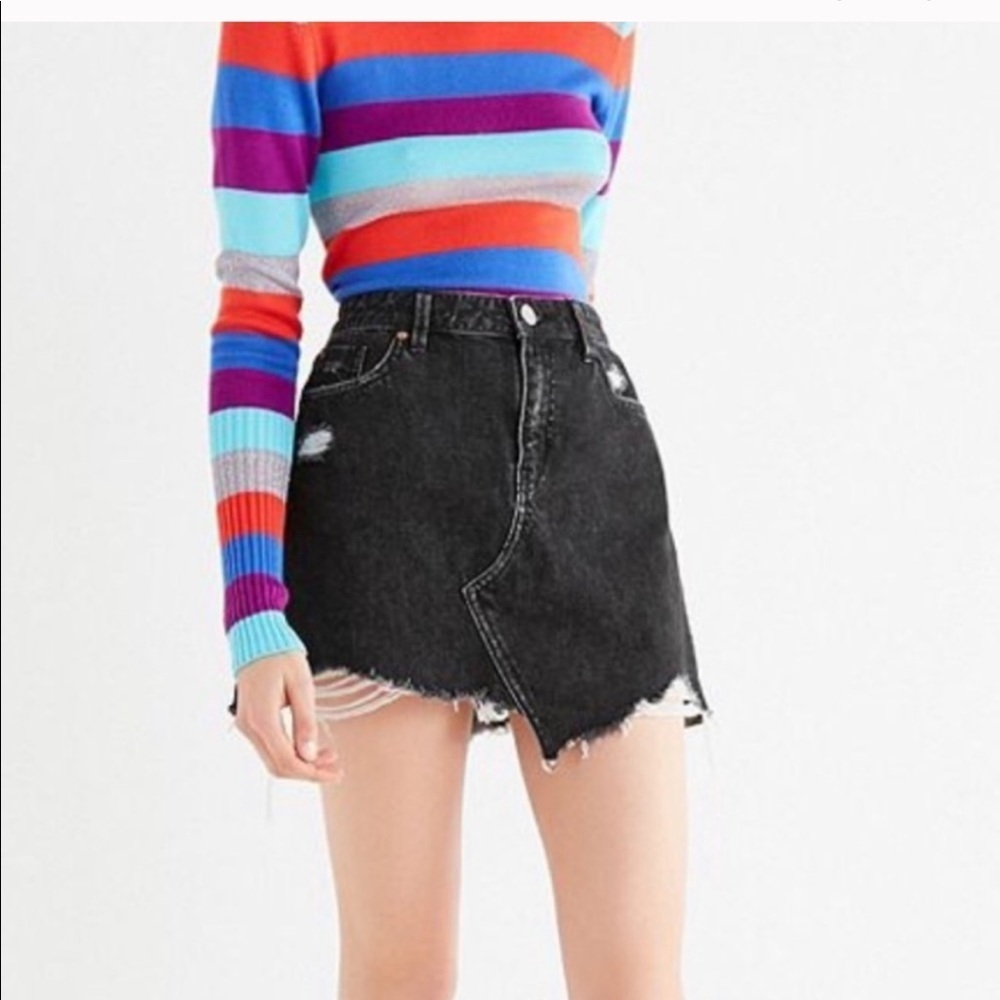 BDG Distressed Mini skirt